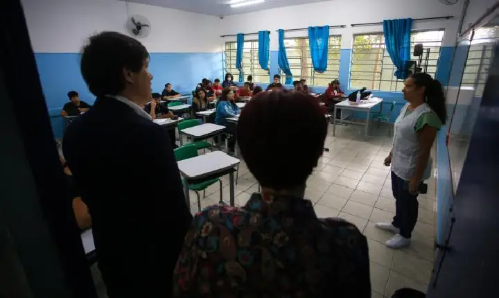 Brasil é o segundo país que mais reduziu gastos na educação