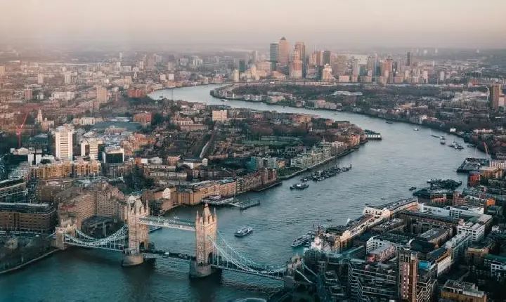 Brasileiros precisarão pagar autorização para viajar ao Reino Unido