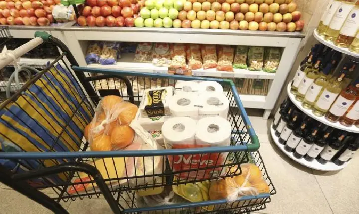 Consumo nos lares brasileiros cresce 4,4% em comparação a 2023