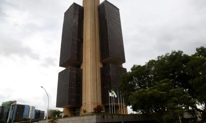 Dívida bruta do Brasil alcança 76,2% do PIB em fevereiro, segundo BC