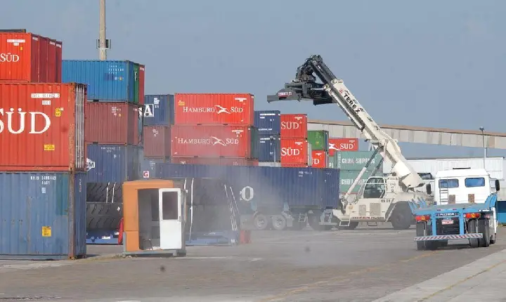 Estudo aponta que Brasil continua com economia fechada, apesar de avanços