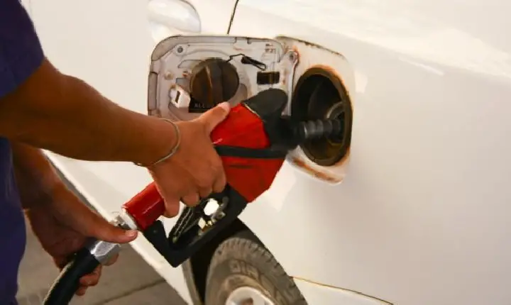 Governo brasileiro anuncia novo preço médio dos combustíveis