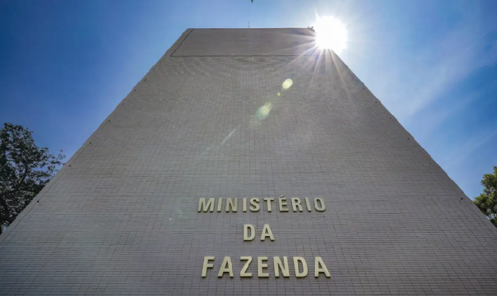Governo deve apresentar nesta semana novo marco dos benefícios fiscais, diz nº 2 da Fazenda
