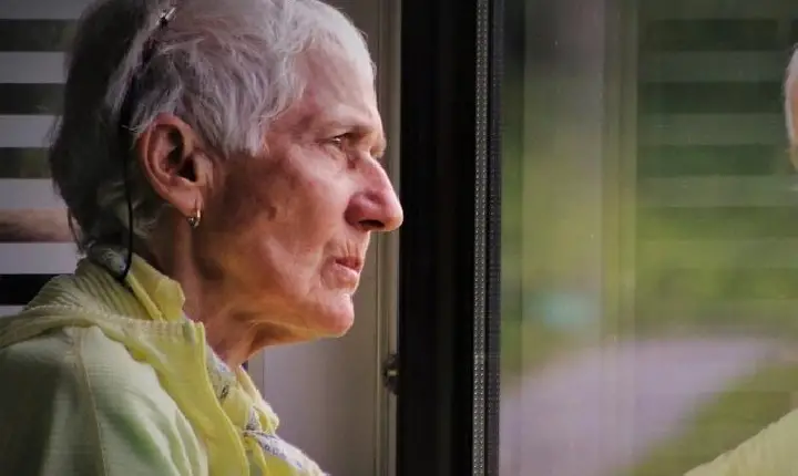 IBGE revela que ao menos 161 mil pessoas vivem em asilos no Brasil