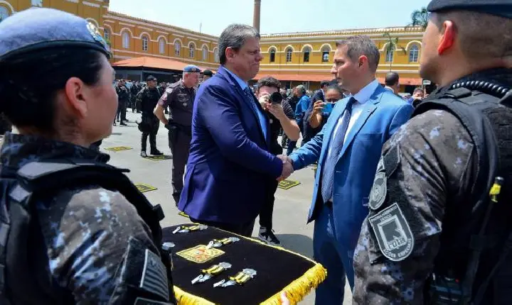 Maioria do país aprova política ‘linha dura’ de Tarcísio, mas 33% acham a polícia de SP a mais violenta do Brasil