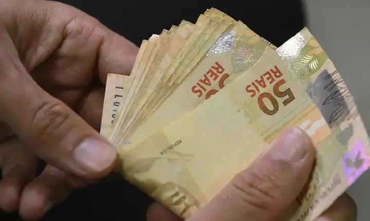 Pagamento do 13º salário deve movimentar mais de R$ 300 bilhões