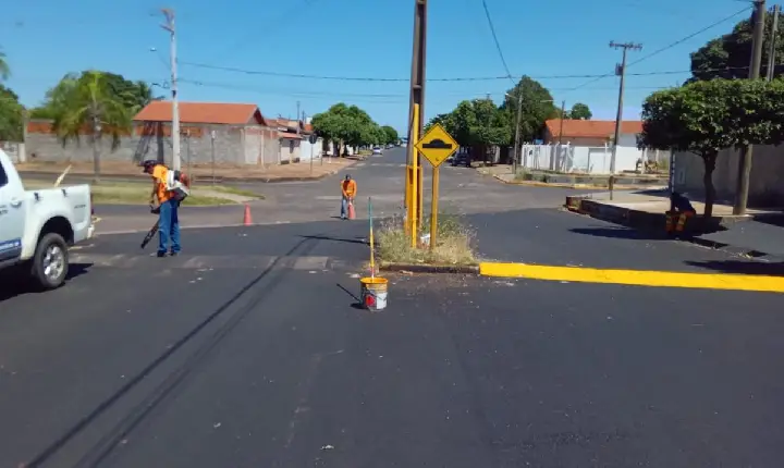 REVITALIZAÇÃO E PINTURA DOS REDUTORES DE VELOCIDADE GARANTEM MAIS SEGURANÇA NO TRÂNSITO