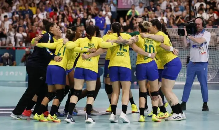 Seleção brasileira feminina de handebol quebra tabu e vence Espanha em estreia nas Olimpíadas