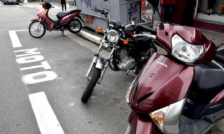 Vendas de motocicletas crescem mais de 14% no Brasil em fevereiro