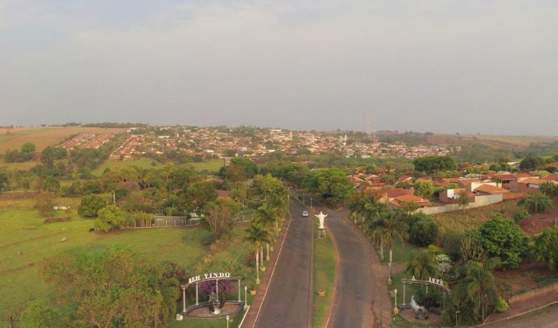 Iepê celebra 100 anos com show sertanejo